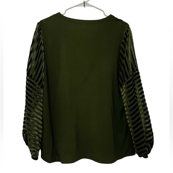 Soft Surrounding Women’s Dark Green Top with Velvet Striped Sleeve Sz M - Picture 3 of 13
